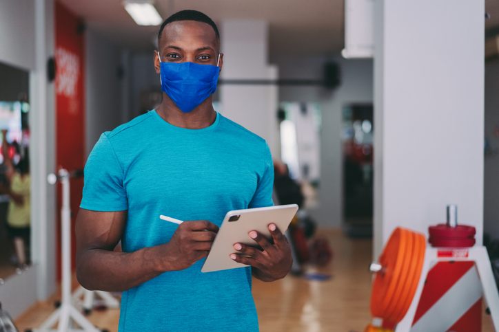 Man performing covid 19 risk assessment
